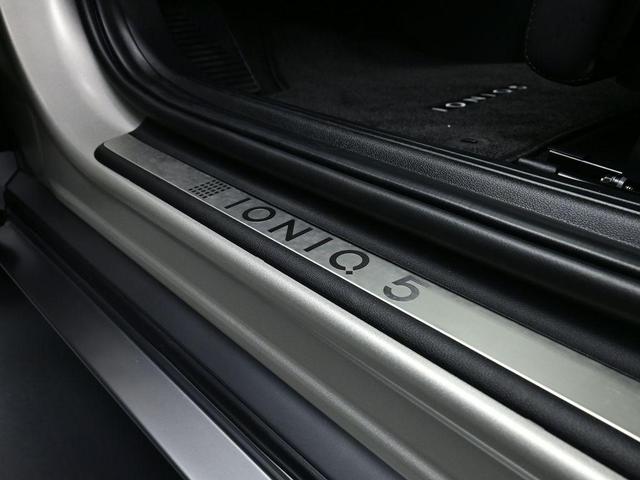 Photo of 2025 Gold Hyundai IONIQ 5