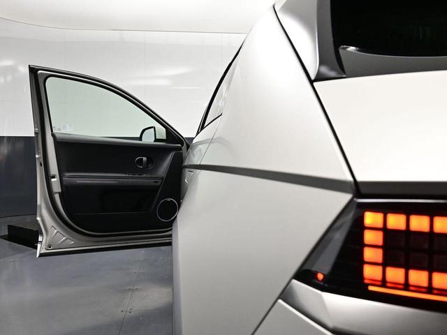 Photo of 2025 Gold Hyundai IONIQ 5