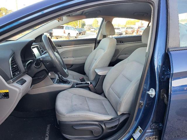 Photo of 2017 Lakeside Blue Hyundai ELANTRA
