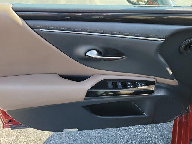 Photo of 2022 Matador Red Mica Lexus ES 350
