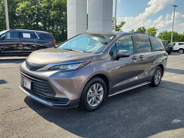 Photo of 2022 Predawn Gray Mica Toyota Sienna