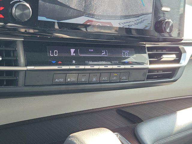 Photo of 2022 Predawn Gray Mica Toyota Sienna