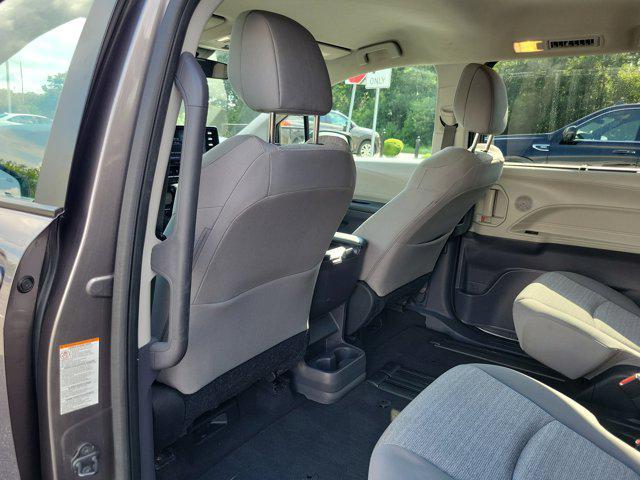 Photo of 2022 Predawn Gray Mica Toyota Sienna