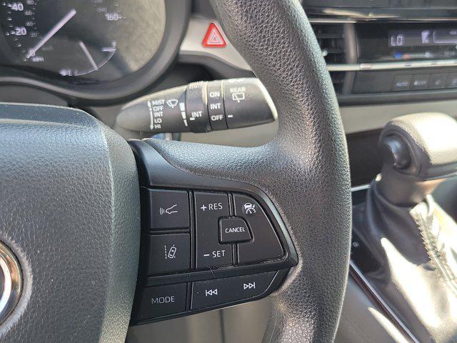 Photo of 2022 Predawn Gray Mica Toyota Sienna