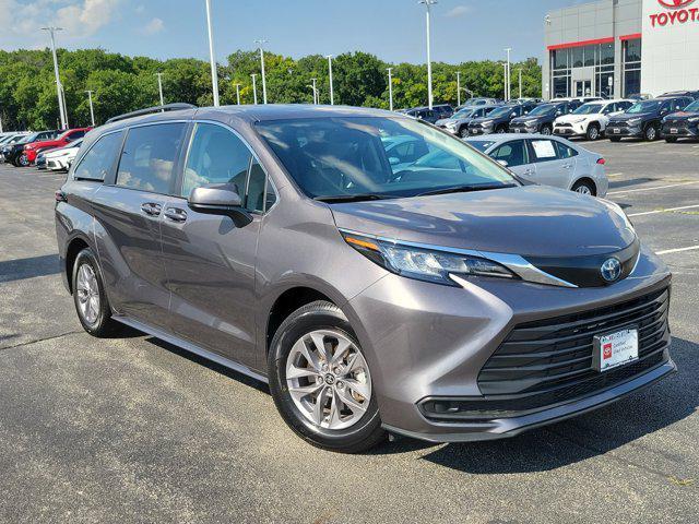 Photo of 2022 Predawn Gray Mica Toyota Sienna