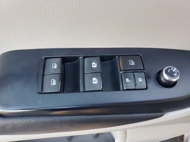 Photo of 2017 Predawn Gray Mica Toyota Highlander