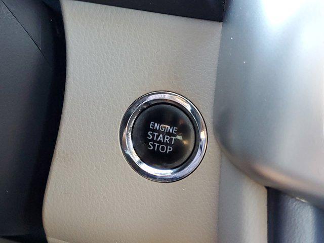 Photo of 2017 Predawn Gray Mica Toyota Highlander