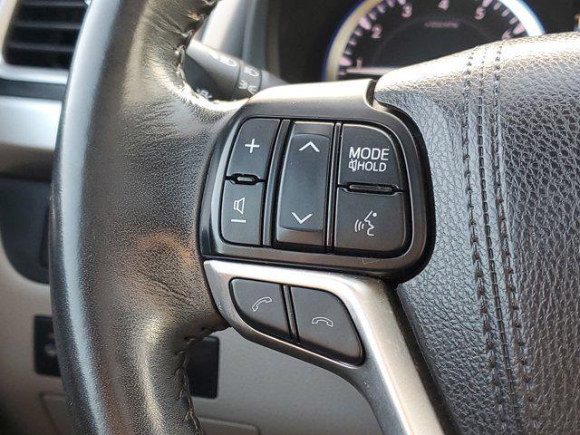 Photo of 2017 Predawn Gray Mica Toyota Highlander