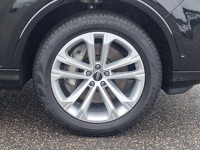 Photo of 2025 MYTHOS BLACK Audi Q7