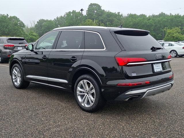 Photo of 2025 MYTHOS BLACK Audi Q7
