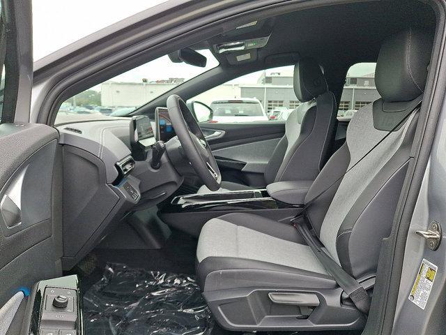 Photo of 2024 Silver Mist Metallic Volkswagen ID.4