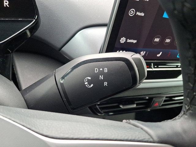 Photo of 2024 Silver Mist Metallic Volkswagen ID.4