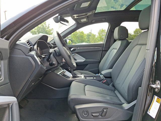 Photo of 2025 MYTHOS BLACK Audi Q3