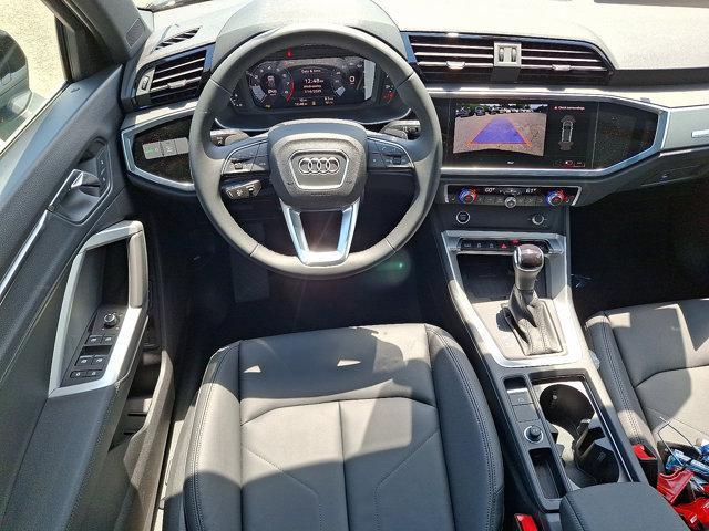 Photo of 2025 MYTHOS BLACK Audi Q3