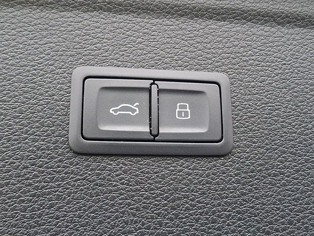 Photo of 2022 Ibis White Audi Q5