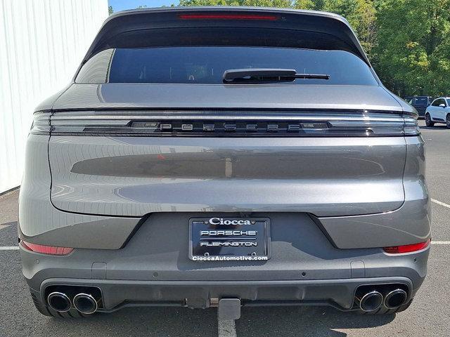 Photo of 2025 Quartzite Grey Metallic Porsche Cayenne