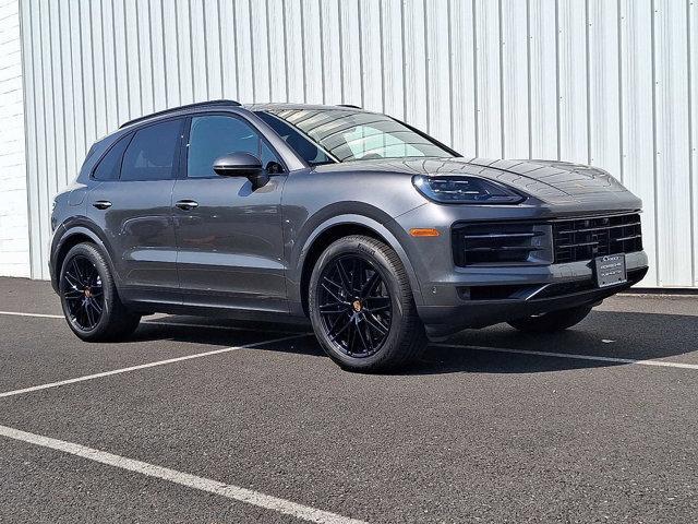 Photo of 2025 Quartzite Grey Metallic Porsche Cayenne