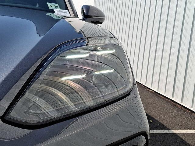 Photo of 2025 Quartzite Grey Metallic Porsche Cayenne