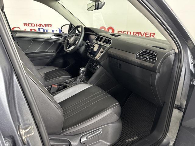 Photo of 2022 Platinum Gray Metallic Volkswagen Tiguan