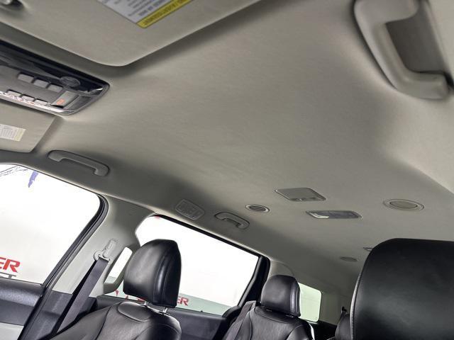 Photo of 2023 Aurora Black Pearl Kia Carnival