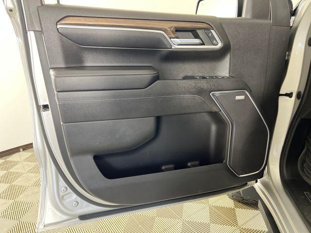 Photo of 2022 Silver Ice Metallic Chevrolet Silverado 1500