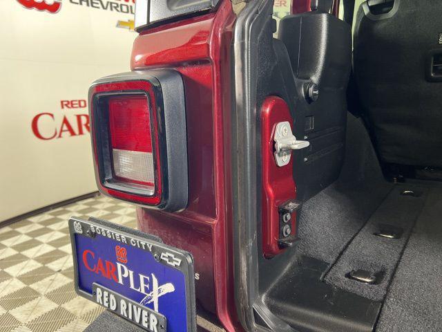 Photo of 2021 Snazzberry Pearlcoat Jeep Wrangler Unlimited