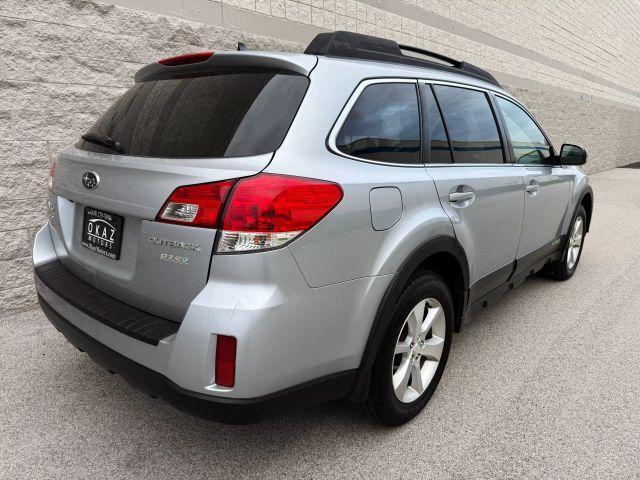 Photo of 2013 Ice Silver Metallic Subaru Outback