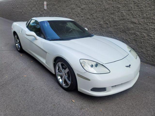 Photo of 2008 White Chevrolet Corvette