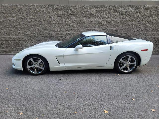 Photo of 2008 White Chevrolet Corvette