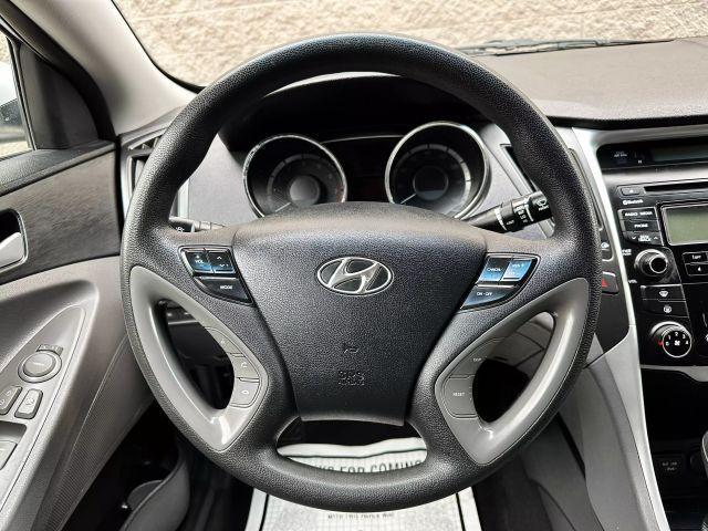 Photo of 2013 Radiant Silver Metallic Hyundai SONATA