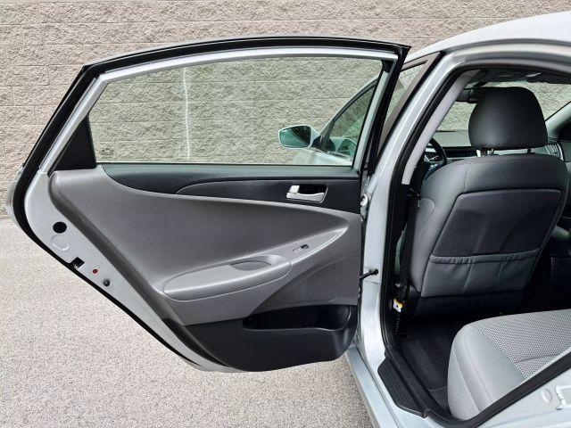 Photo of 2013 Radiant Silver Metallic Hyundai SONATA