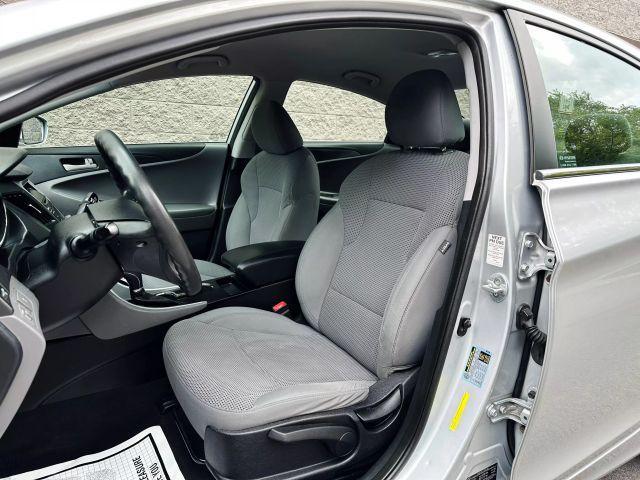 Photo of 2013 Radiant Silver Metallic Hyundai SONATA