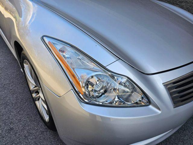 Photo of 2009 Liquid Platinum INFINITI G37
