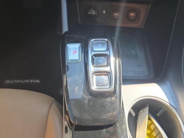 Photo of 2021 Phantom Black Hyundai SONATA