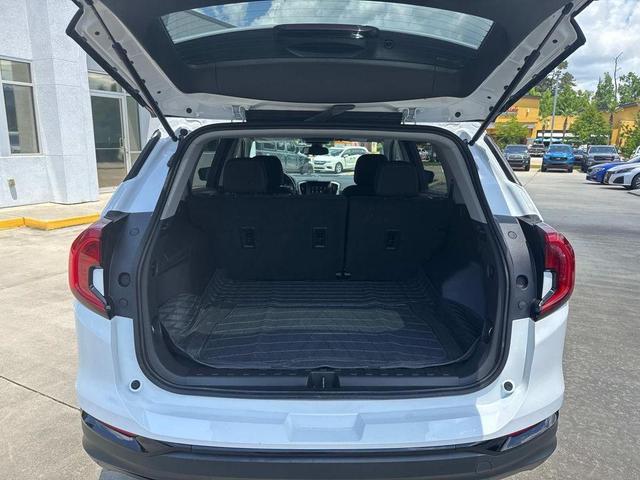 Photo of 2024 Summit White GMC Terrain