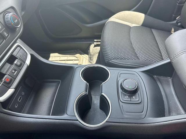 Photo of 2024 Summit White GMC Terrain