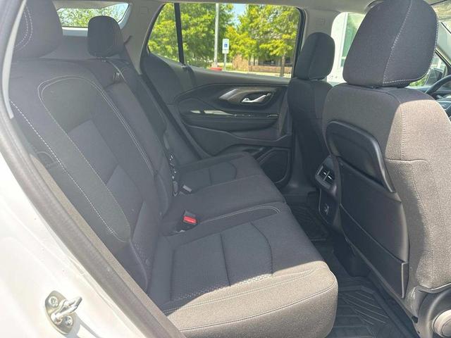 Photo of 2024 Summit White GMC Terrain