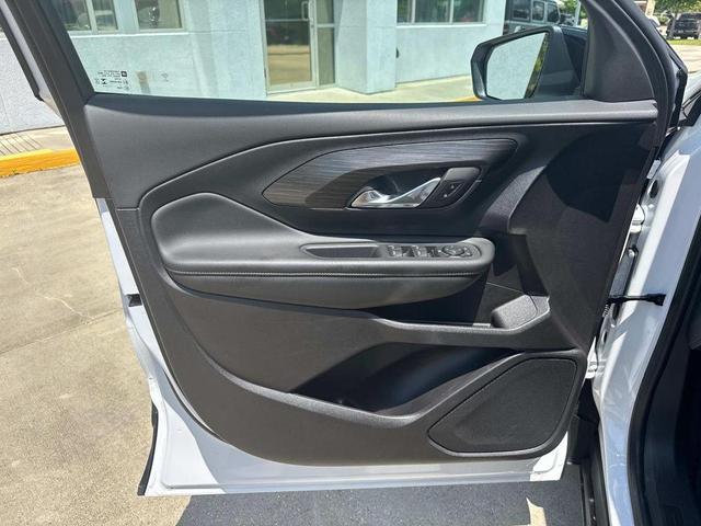 Photo of 2024 Summit White GMC Terrain