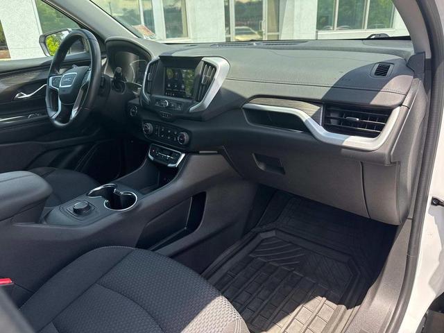Photo of 2024 Summit White GMC Terrain