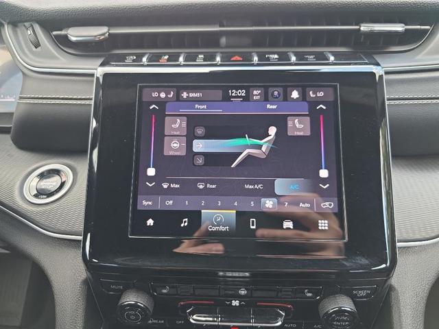 Photo of 2024 Diamond Black Jeep Grand Cherokee L