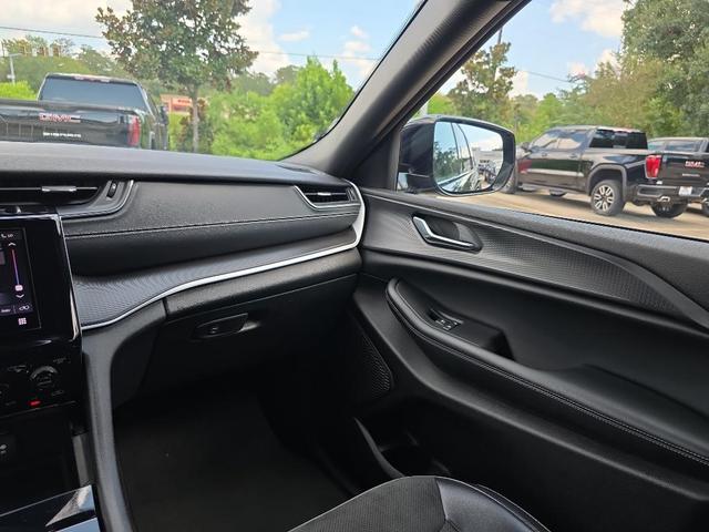 Photo of 2024 Diamond Black Jeep Grand Cherokee L