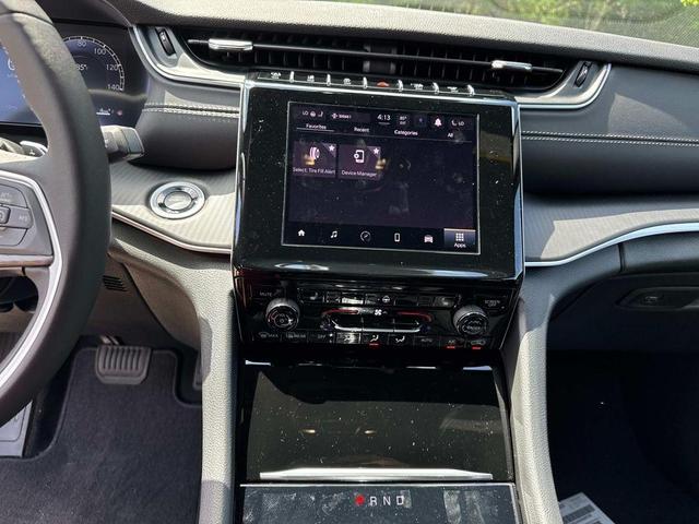 Photo of 2025 Silver Zynith Jeep Grand Cherokee L