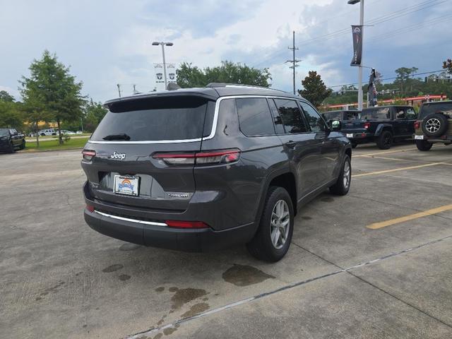 Photo of 2023 Metallic Jeep Grand Cherokee L