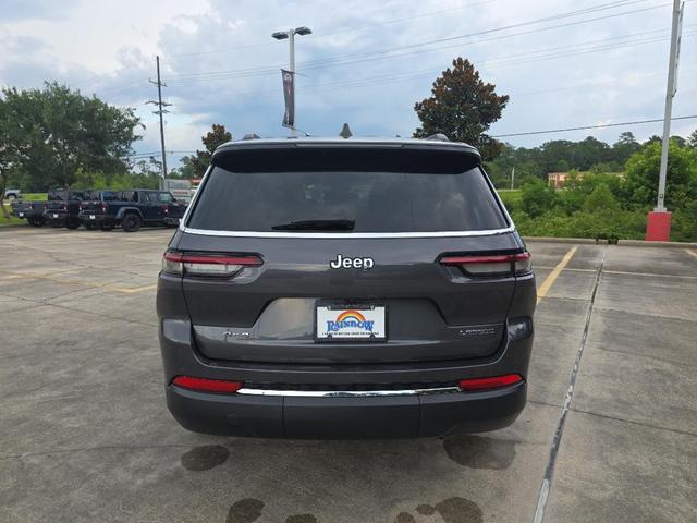 Photo of 2023 Metallic Jeep Grand Cherokee L
