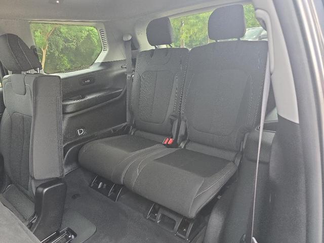Photo of 2023 Metallic Jeep Grand Cherokee L
