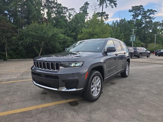 Photo of 2023 Metallic Jeep Grand Cherokee L
