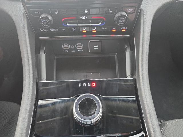 Photo of 2023 Metallic Jeep Grand Cherokee L