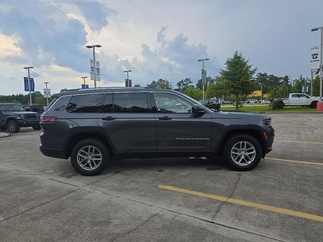 Photo of 2023 Metallic Jeep Grand Cherokee L