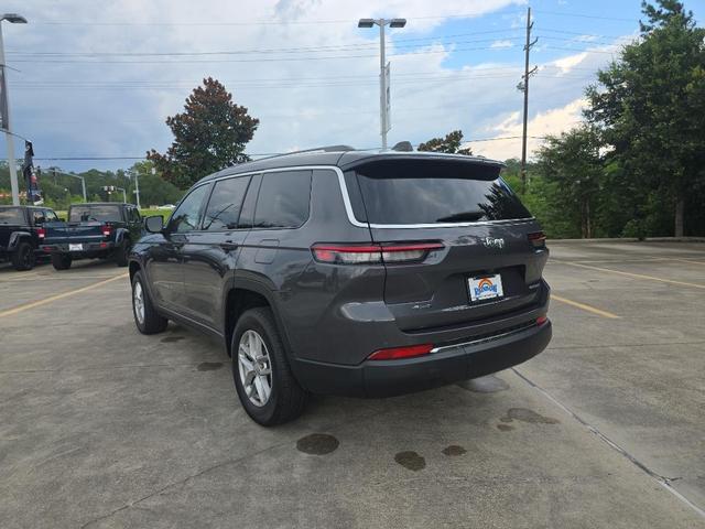 Photo of 2023 Metallic Jeep Grand Cherokee L