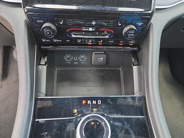 Photo of 2024 Diamond Black Jeep Grand Cherokee L
